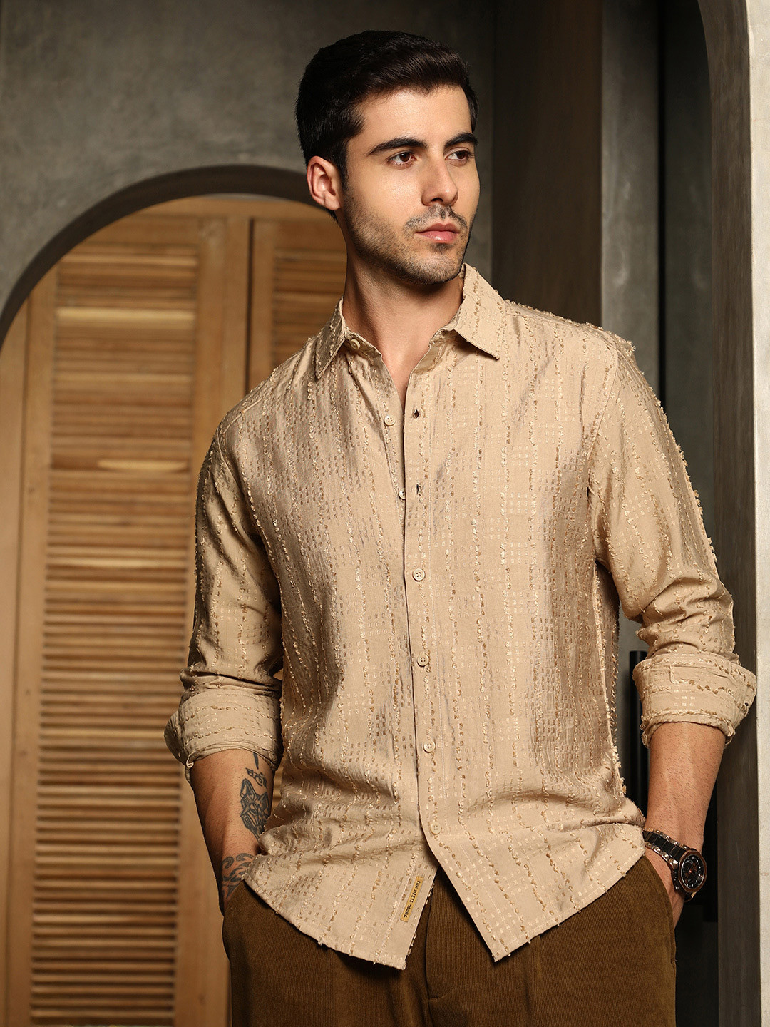 Campus Sutra Men Geometric Textured Comfort Casual Wicker-Tactile Shirt