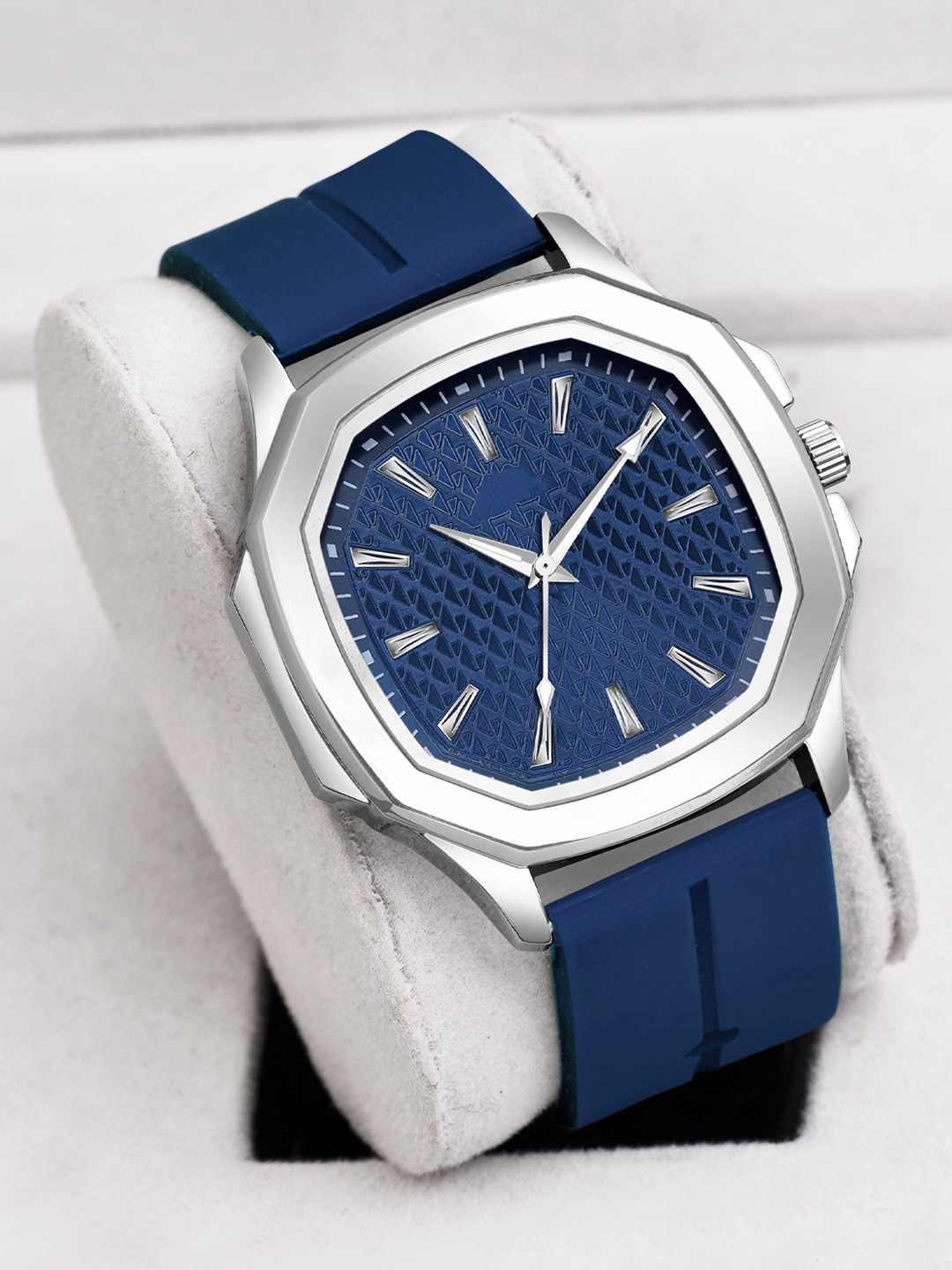 Shocknshop Men Textured Dial & Straps Analogue Watch MT65