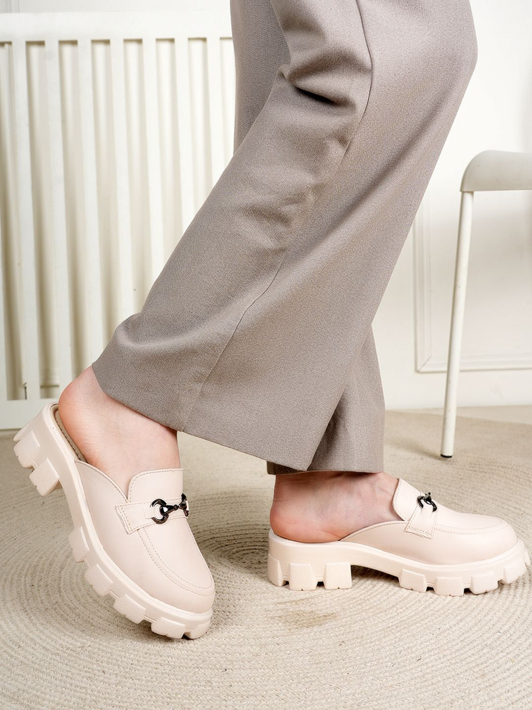 The Roadster Lifestyle Co Women Chunky Backless Casual Loafers