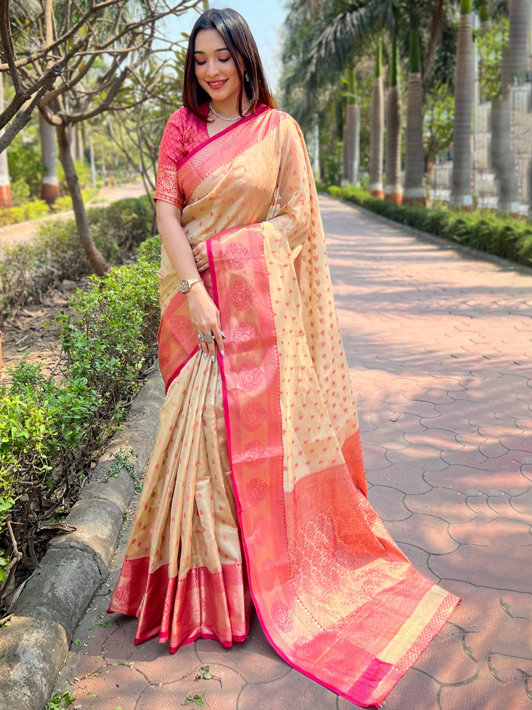 SGF11 Ethnic Motifs Zari Kanjeevaram Saree