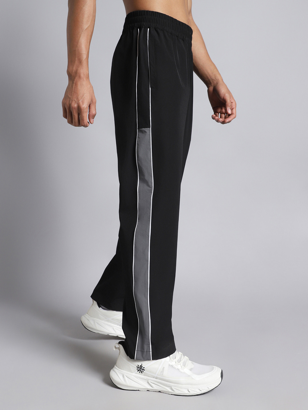 CULT Men Active Day Out Trackpants