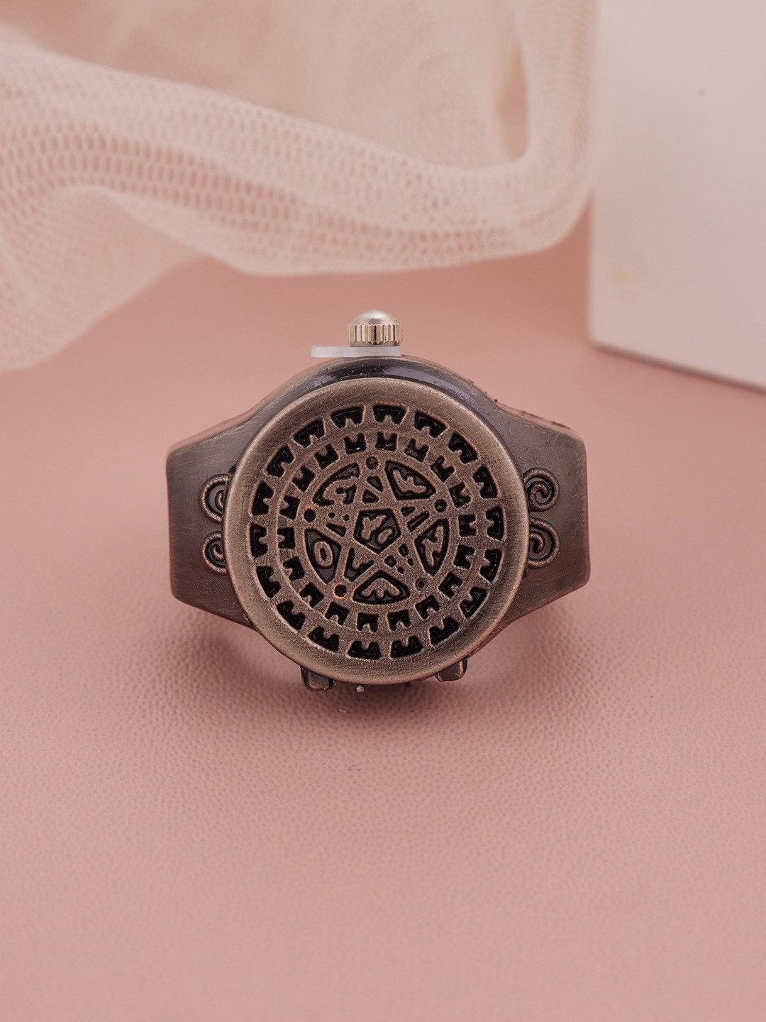 GC Jewelery Women Star & Heart Rotating Analogue Ring Watch