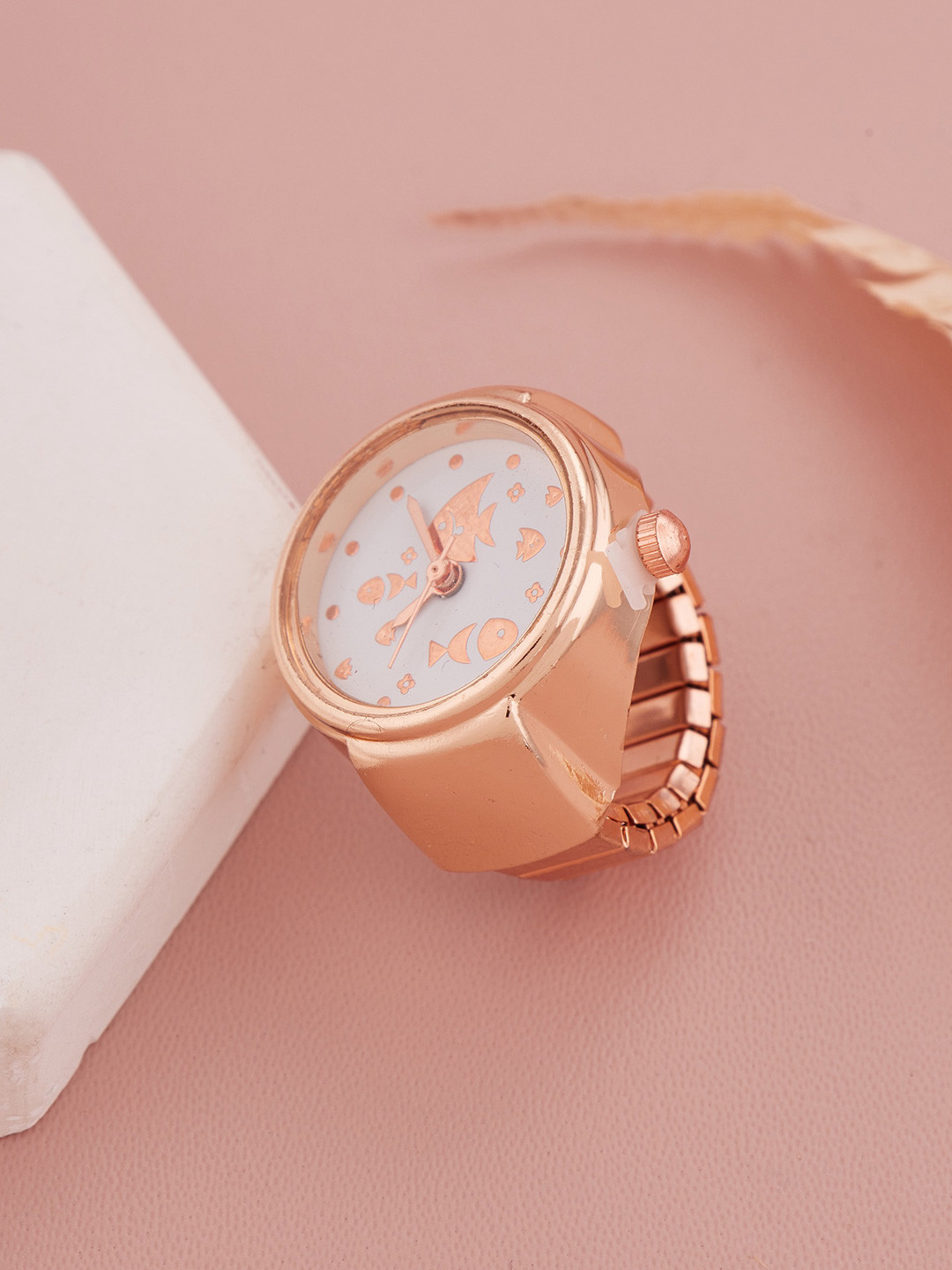 GC Jewelery Women Pattern Dial Analogue Ring Watch