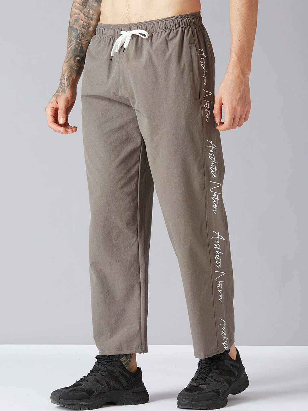 AESTHETIC NATION Men Straight-Fit Mid-Rise Track Pant