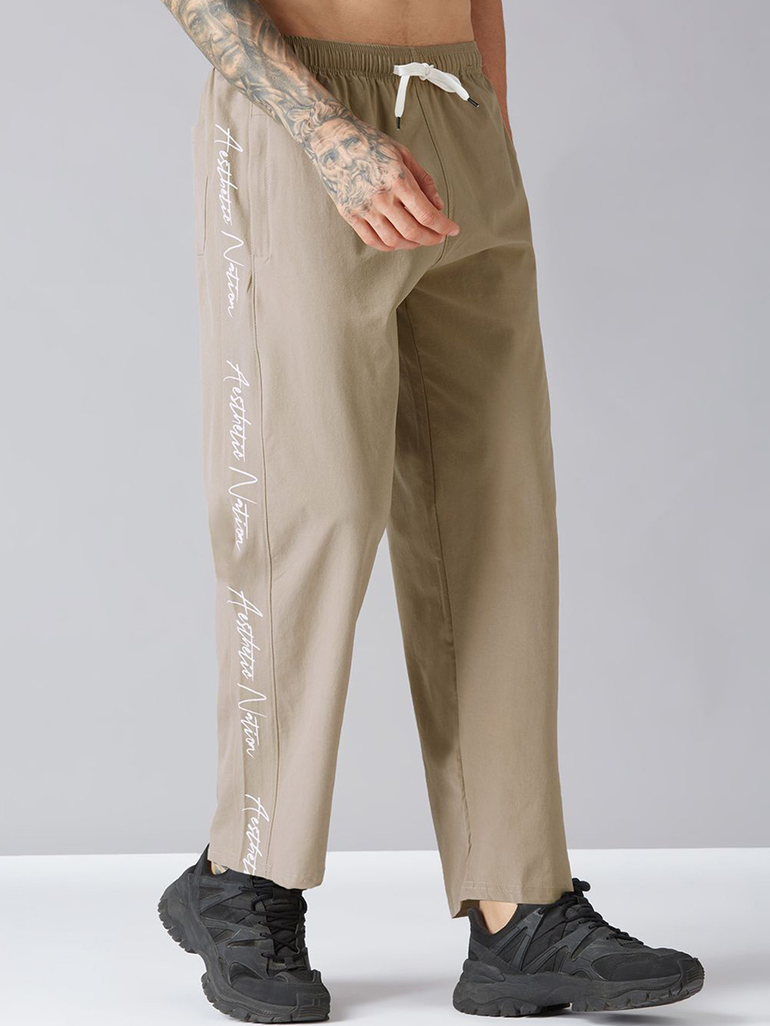 AESTHETIC NATION Men Straight-Fit Mid-Rise Track Pant