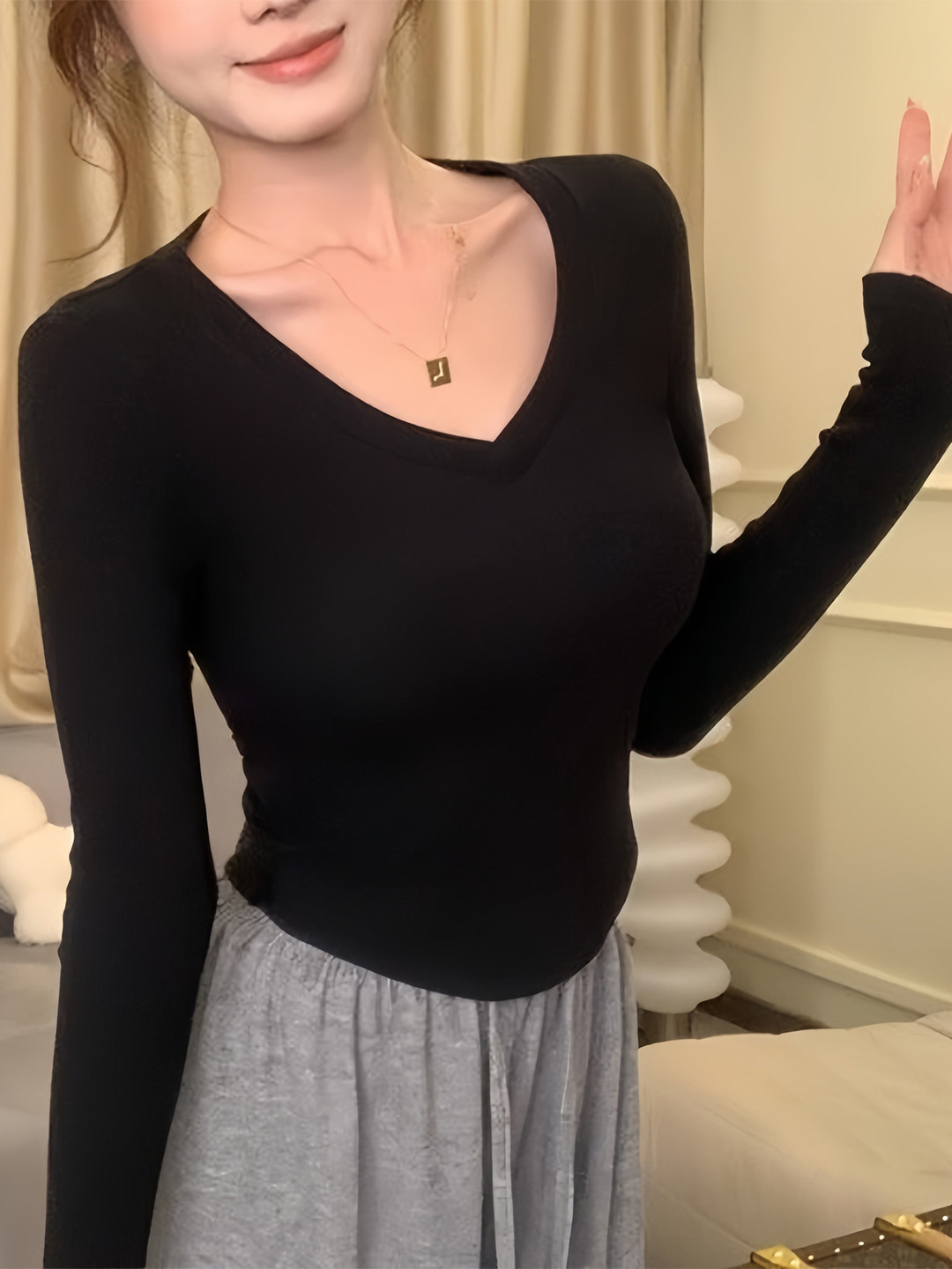 Outzidr V Neck Fitted Apple Hem Top