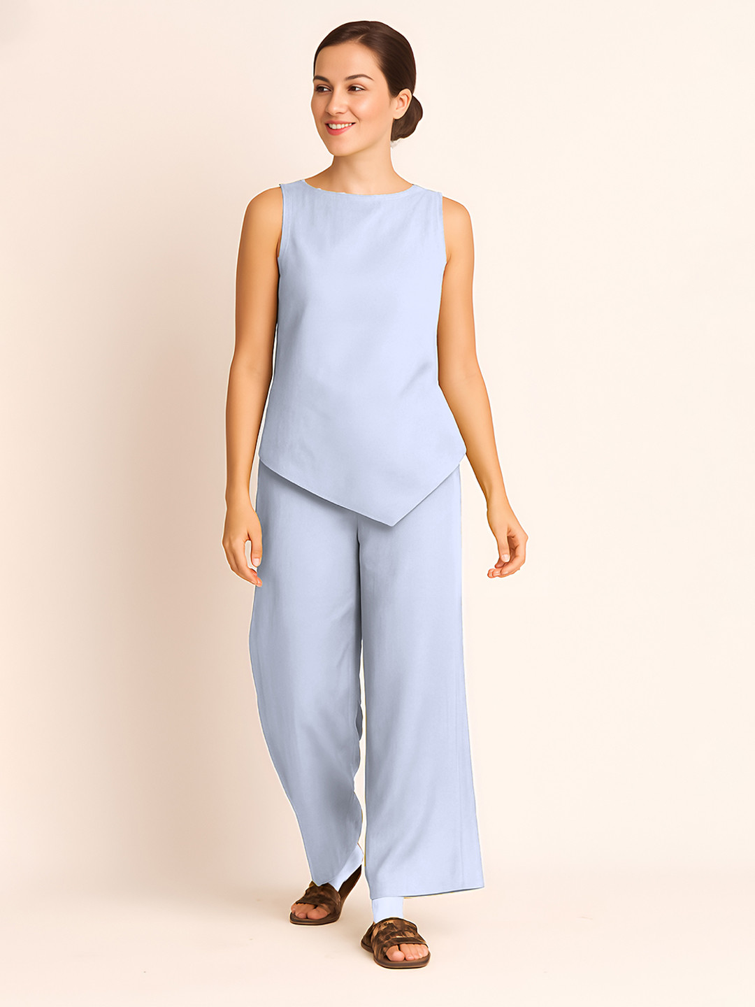 Aoba Women Grey Solid Boat Neck Top & Trousers Co-Ords