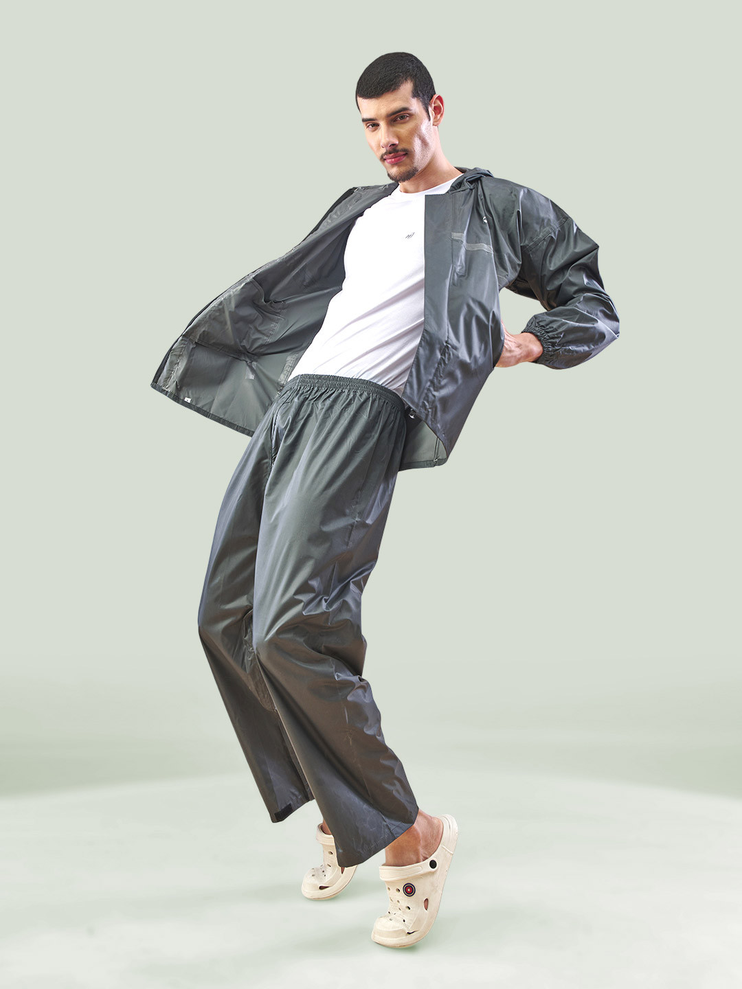 LUX VENUS Attached Hooded Reflecting Design Tapping Rain Suit