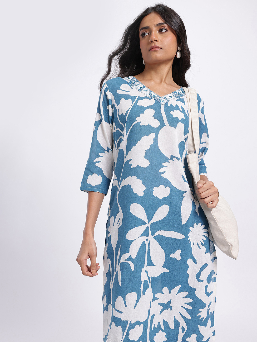 Anouk Rustic Tropical Printed Mirror Work Detail V-Neck Straight Kurta