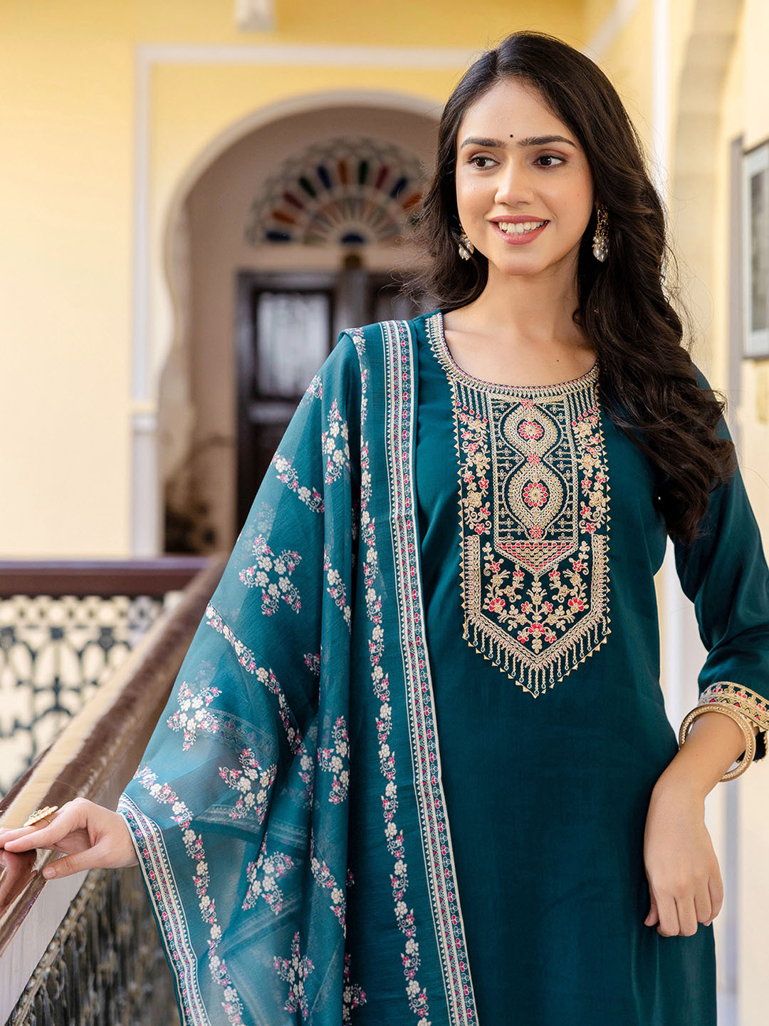 SANISA Women Ethnic Motifs Embroidered Regular Thread Work Kurta with Trousers & With Dupatta