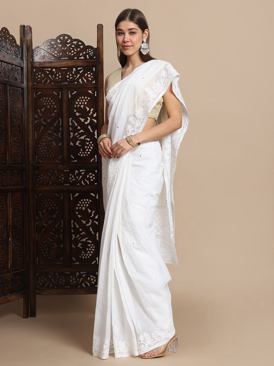 Fashionable Chikan Handikraft Ethnic Motifs Chikankari Saree