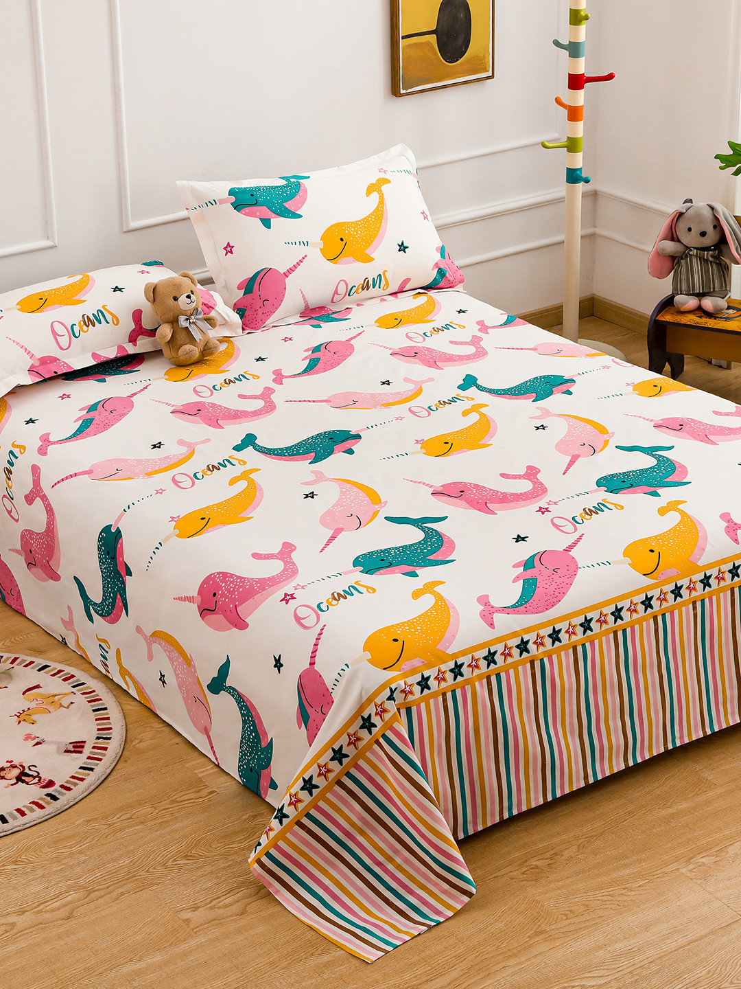 Story@home Arena Off White Conversational Microfiber 180 TC Queen Fine Bedsheet with 2 Pillow Covers-89 x 98 inches