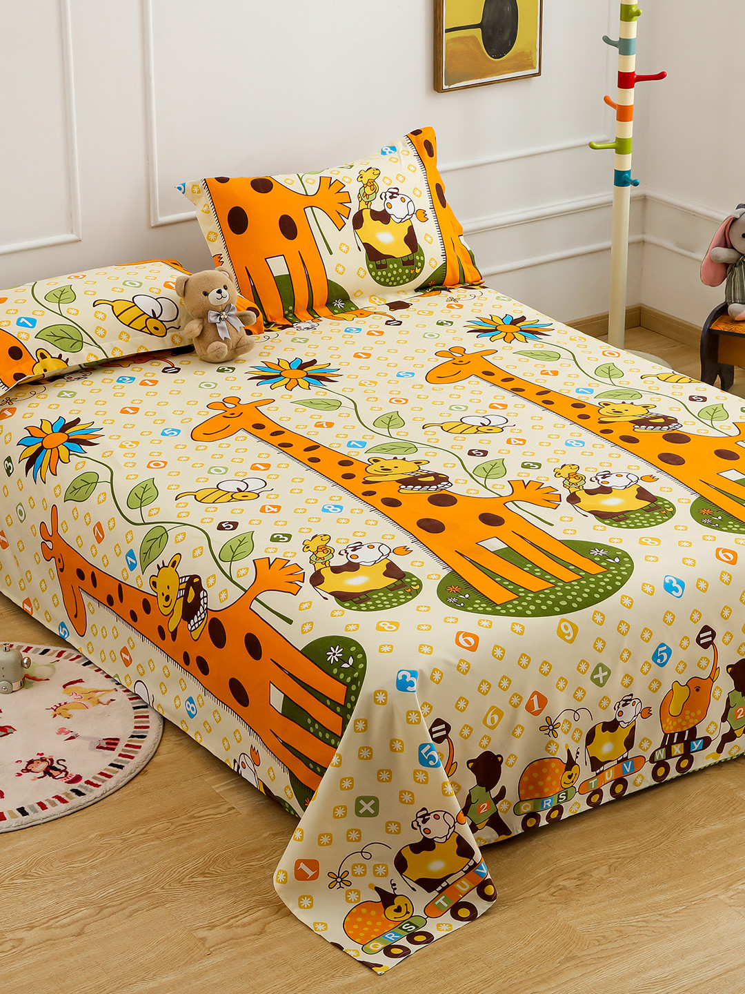 Story@home Arena Cream Animal Microfiber 180 TC Queen Fine Bedsheet with 2 Pillow Covers-89 x 98 inches