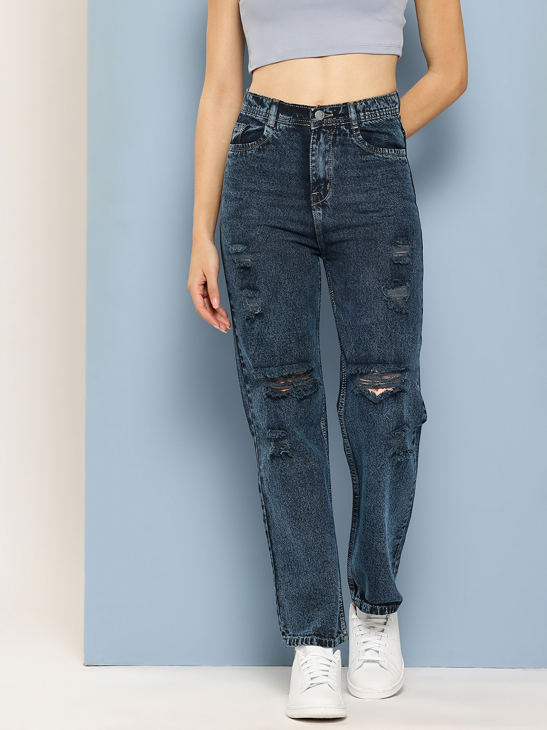 Aarika Women London Mildly Distressed Light Fade Stretchable Jeans