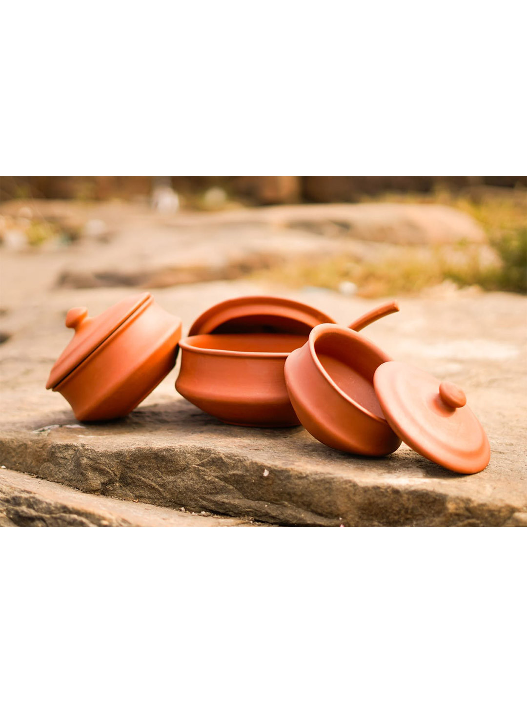 The handicraftian Red 3 Pieces Terracotta Microwave Safe Serving Handis