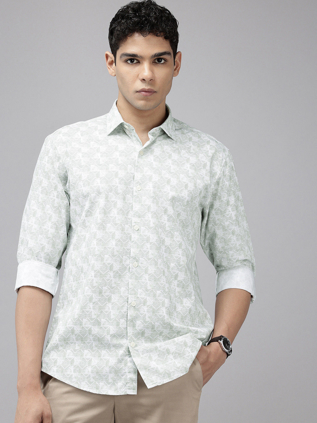 Park Avenue Pure Cotton Slim Fit Geometric Printed Casual Shirt