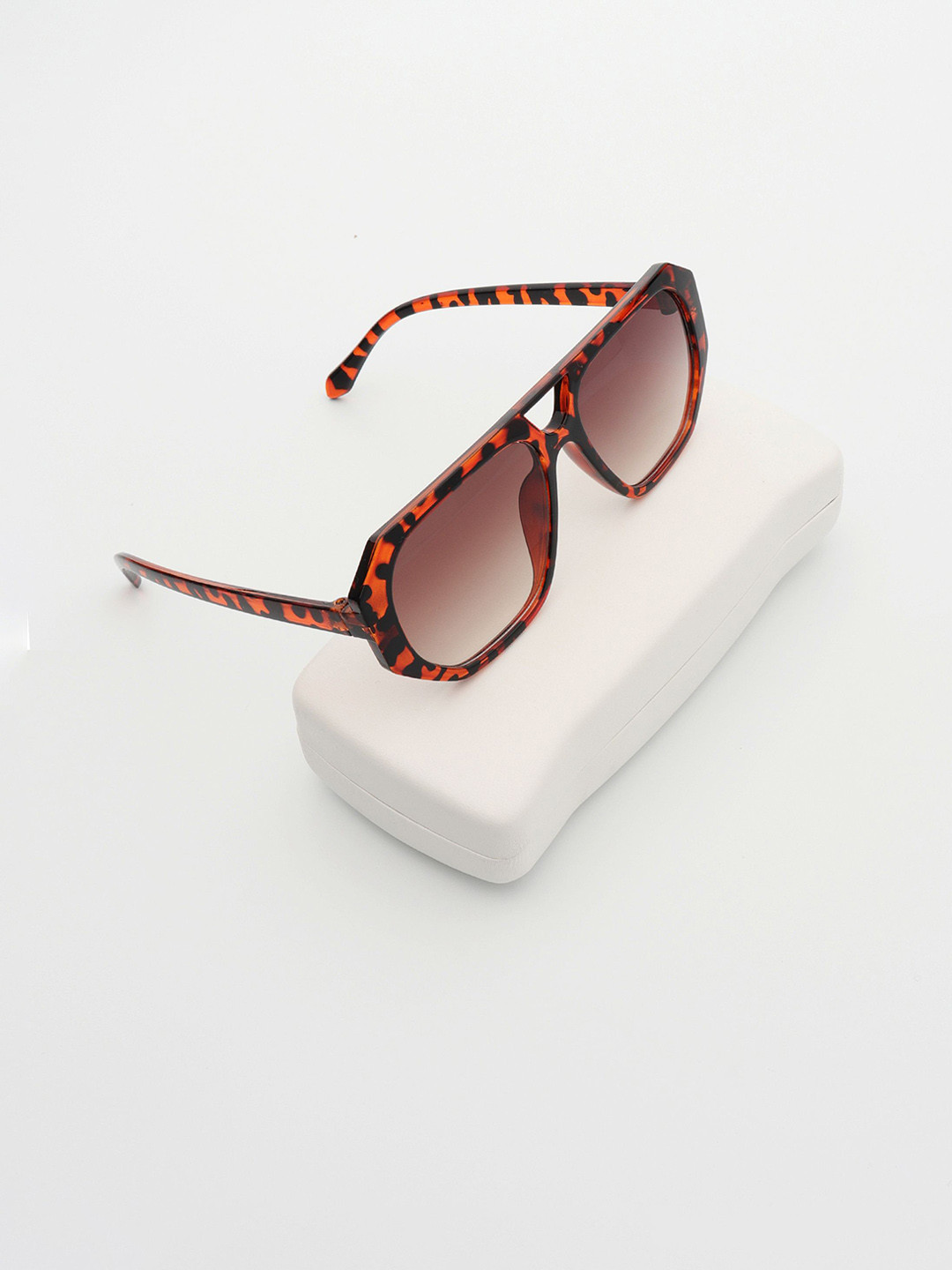 PELLE LUXUR Women Full Rim Fashion Sunglasses with UV Protected Lens PL25GS124