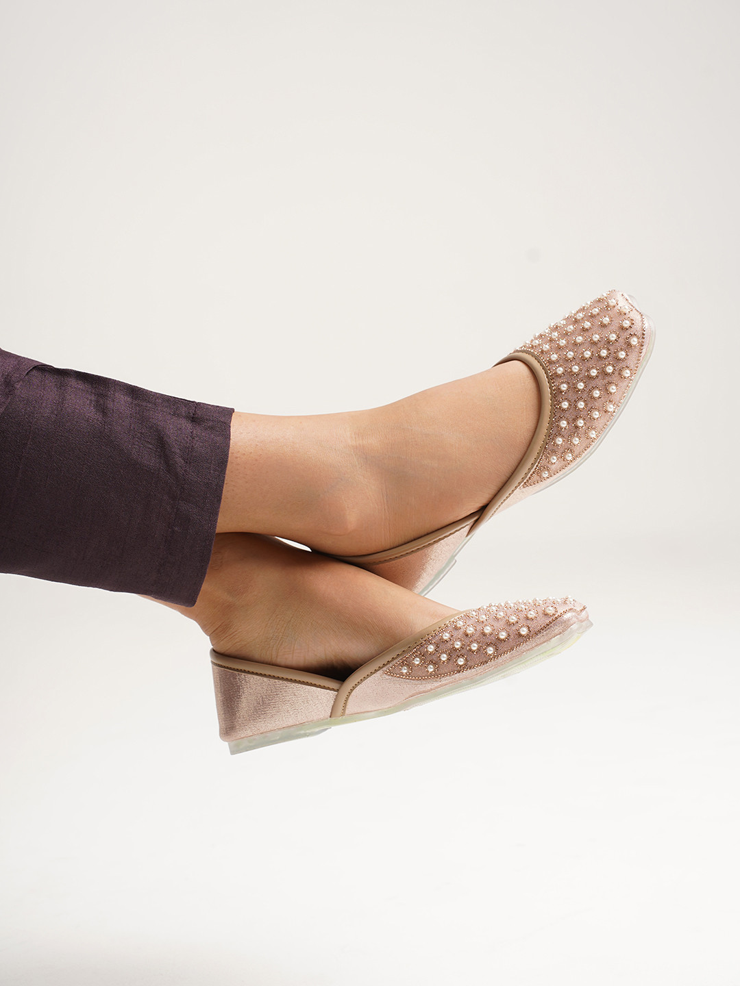 JM Looks Women Ethnic Jutti Embllished Mojari Bellies Slip On Shoes