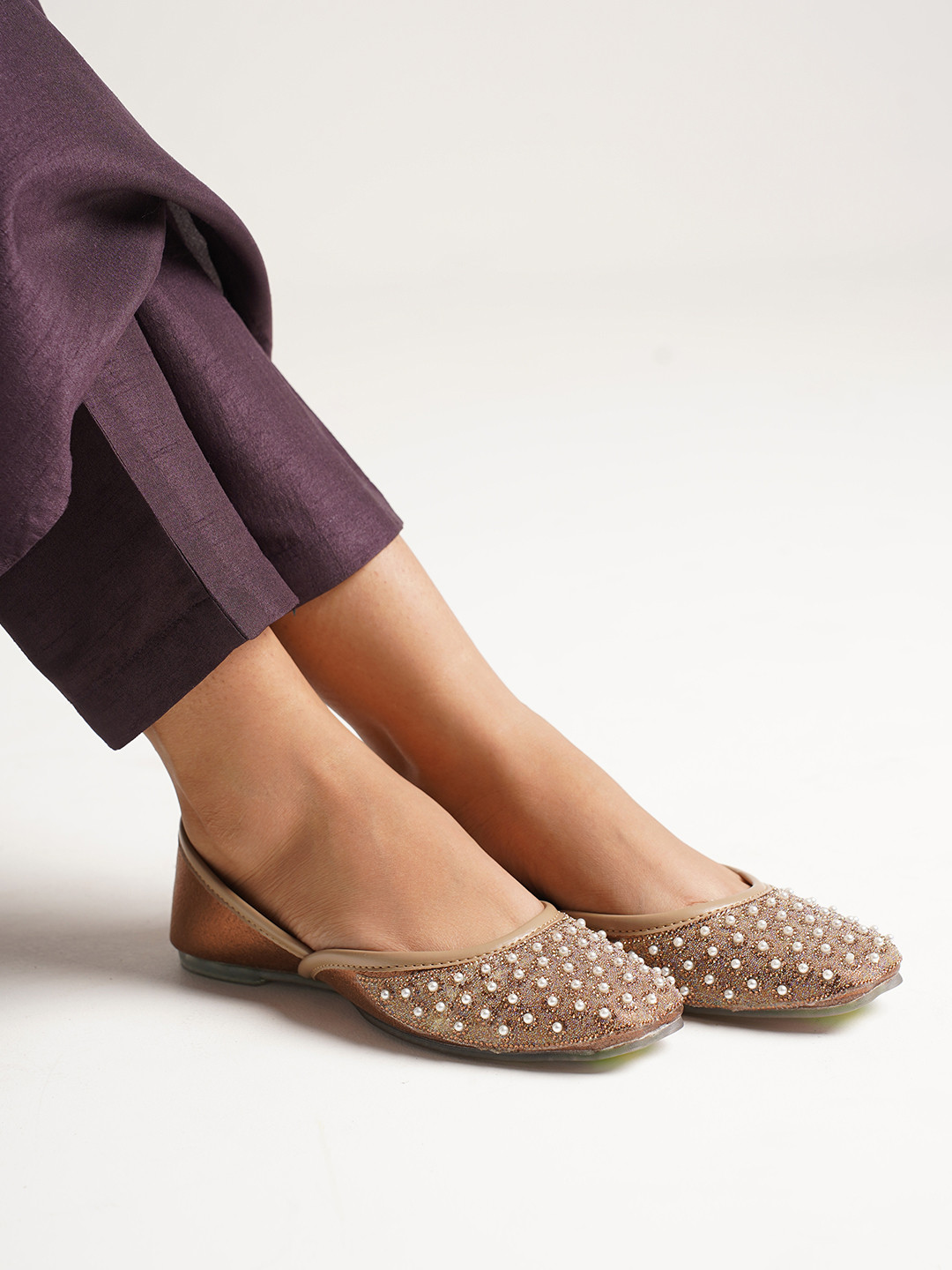 JM Looks Women Ethnic Jutti Embllished Mojari Bellies Slip-On Shoes