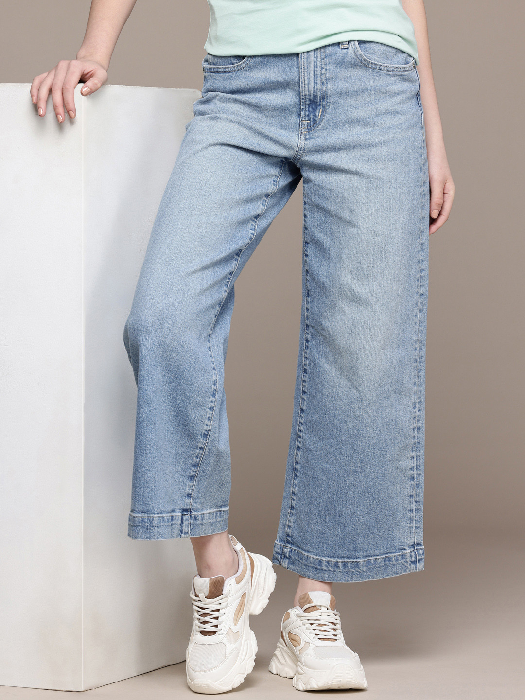 GAP Women Wide Leg High-Rise Cropped Light Fade Stretchable Jeans