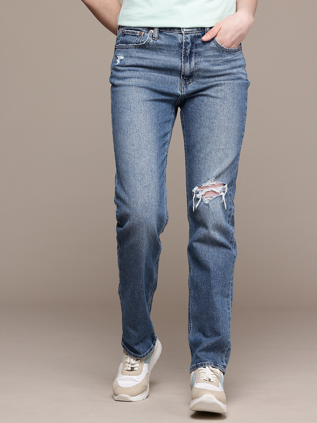 GAP Women 90 s Straight Fit Mildly Distressed Heavy Fade Stretchable Jeans