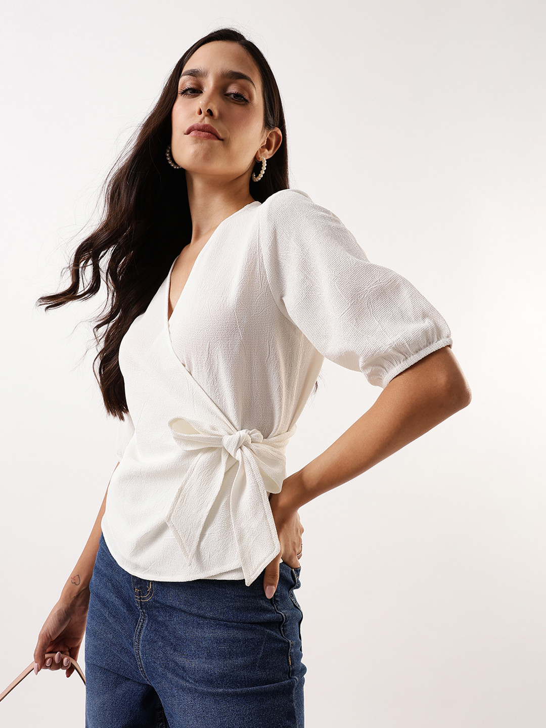 DL Woman Solid Textured V-Neck Half Sleeves Tie-Up Top