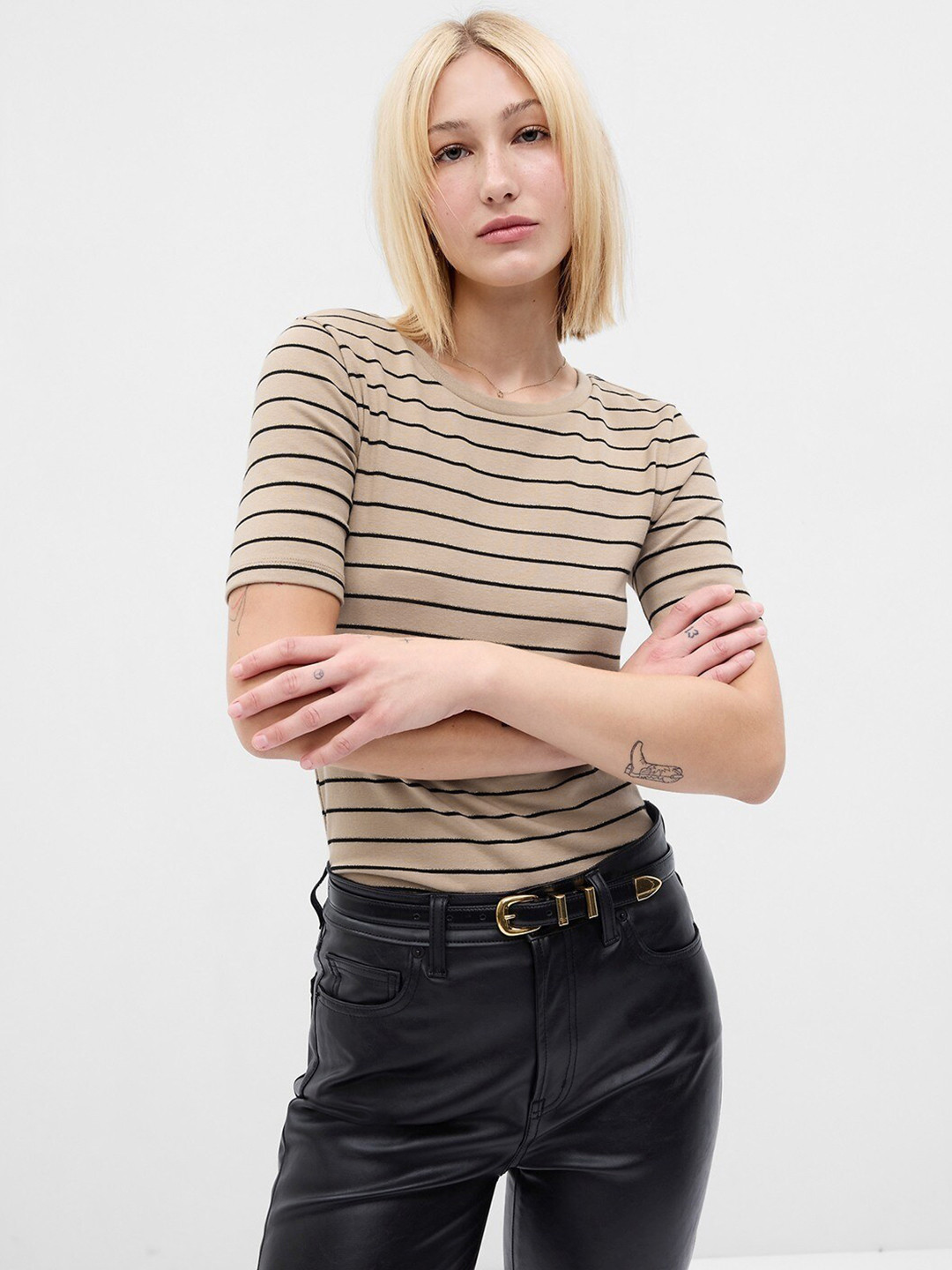 GAP Vertical Striped Round Neck T-shirt