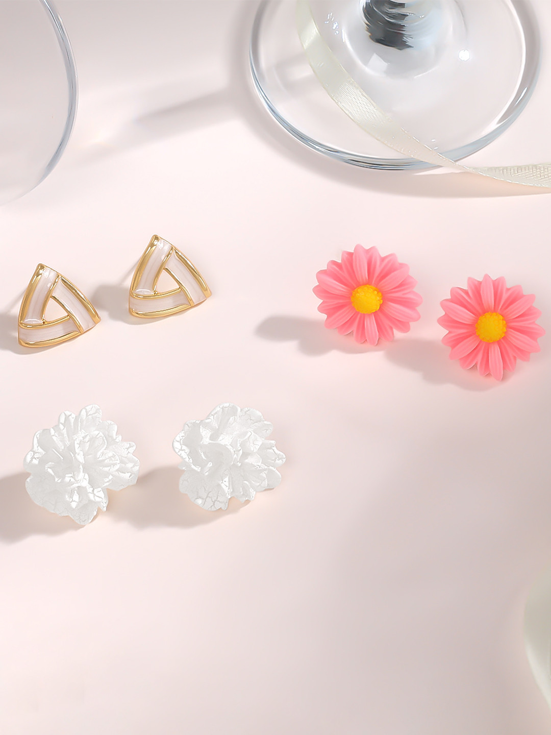 Estailo fashion Set Of 3 Alloy Floral Shaped Studs