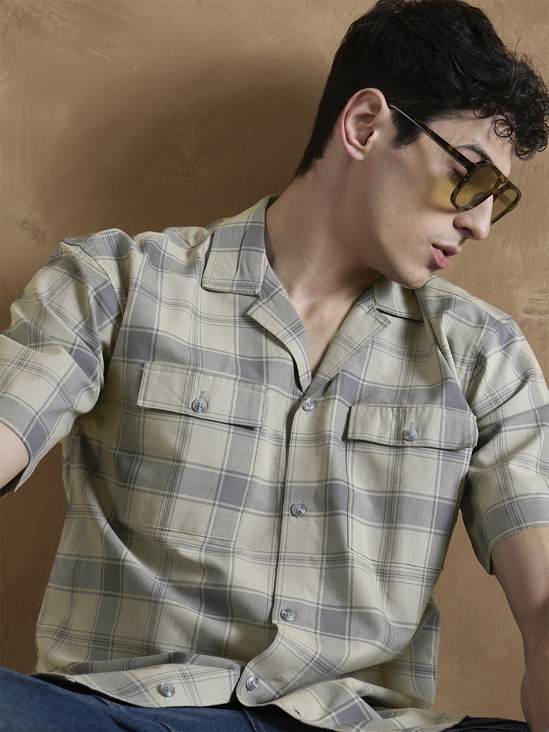 DENNISON Men Grey Checkered Flip Pocket Shirt