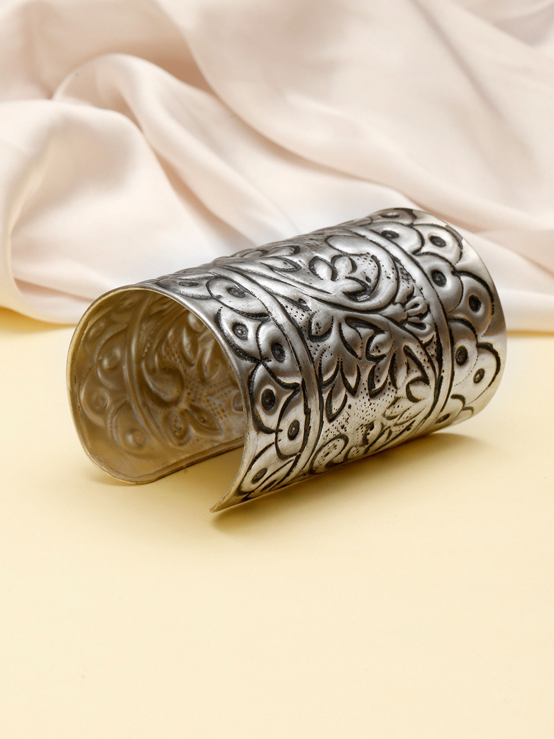 VIVAZS Silver-Plated Textured  Bangle Bracelet