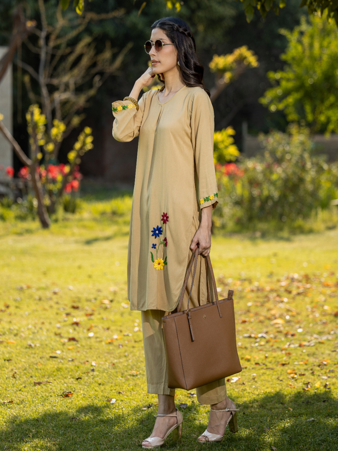 GHARANA INDIA Premium Floral Embroidered Chikankari Kurta with trousers