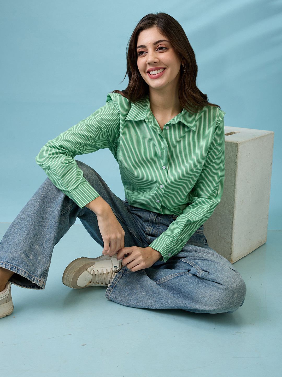 Globus Striped Collared Neck Cuffed Sleeves Curved Hem Shirt