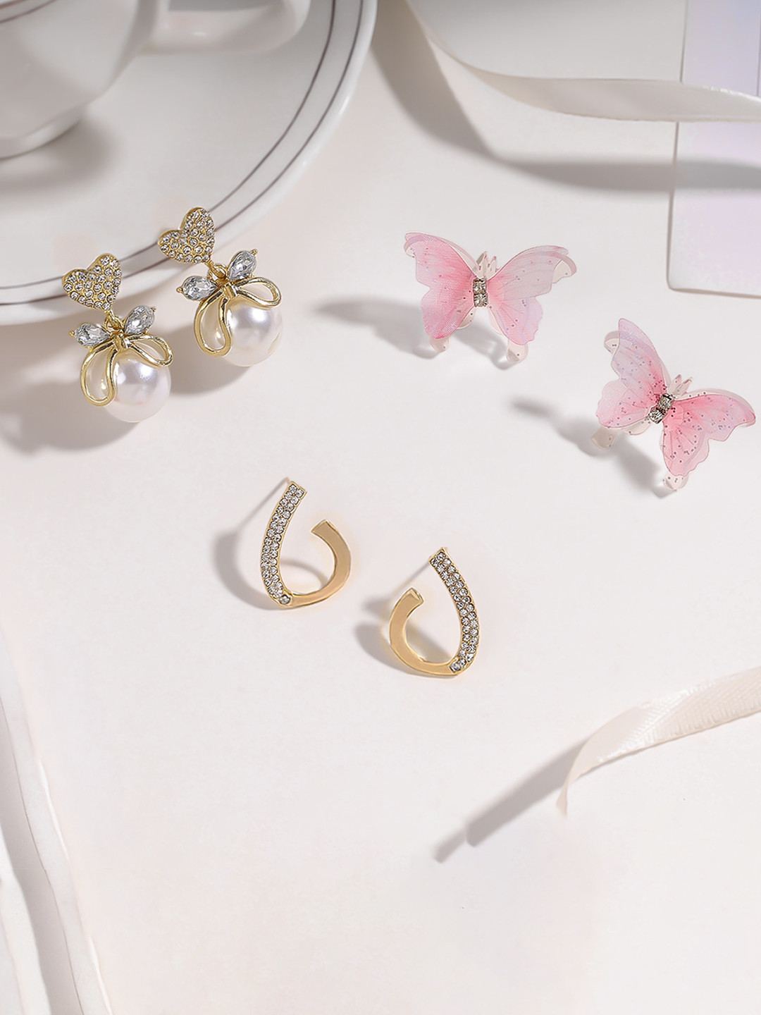 Estailo fashion Set Of 3 Alloy Gold-Plated Stones & Pearls Heart Drop Earrings