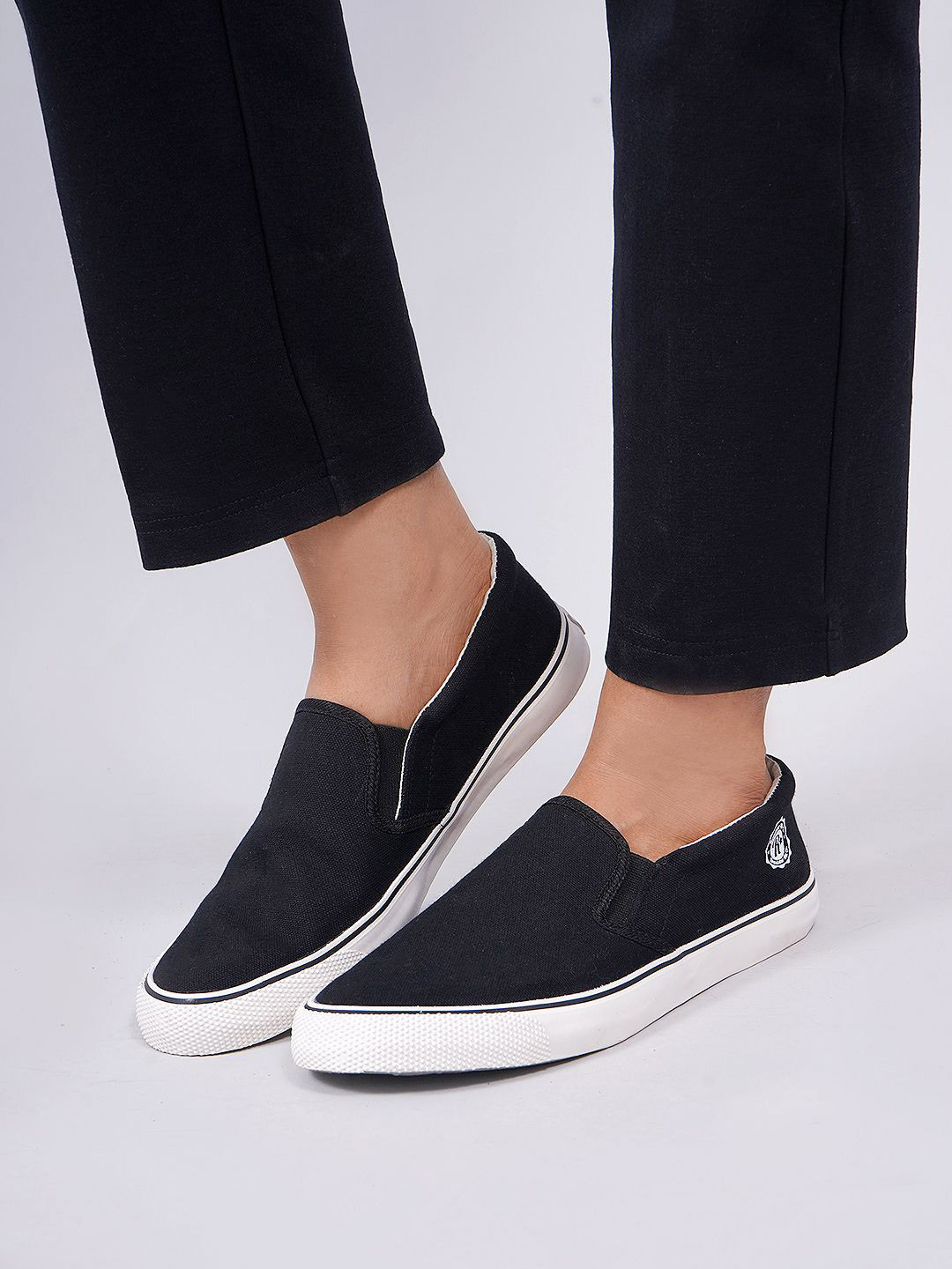 The Roadster Lifestyle Co Women Casual Everyday Slip-On Sneakers