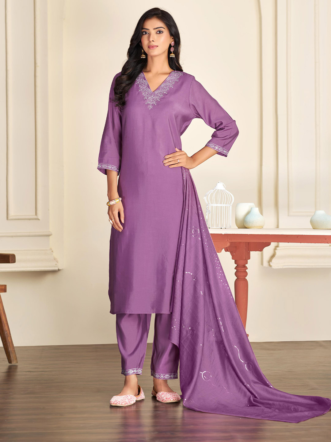 BulBul Women Geometric Solid Silk Kurta with Trousers & Dupatta