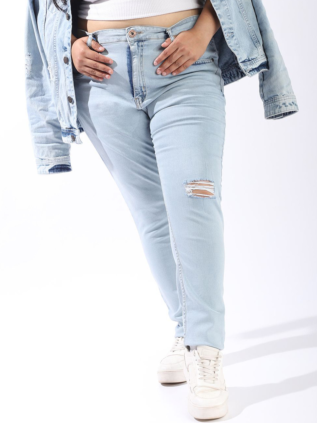 Freeform by High Star Women Comfort Skinny Fit High-Rise Light Disressed Streachable Fade Jeans