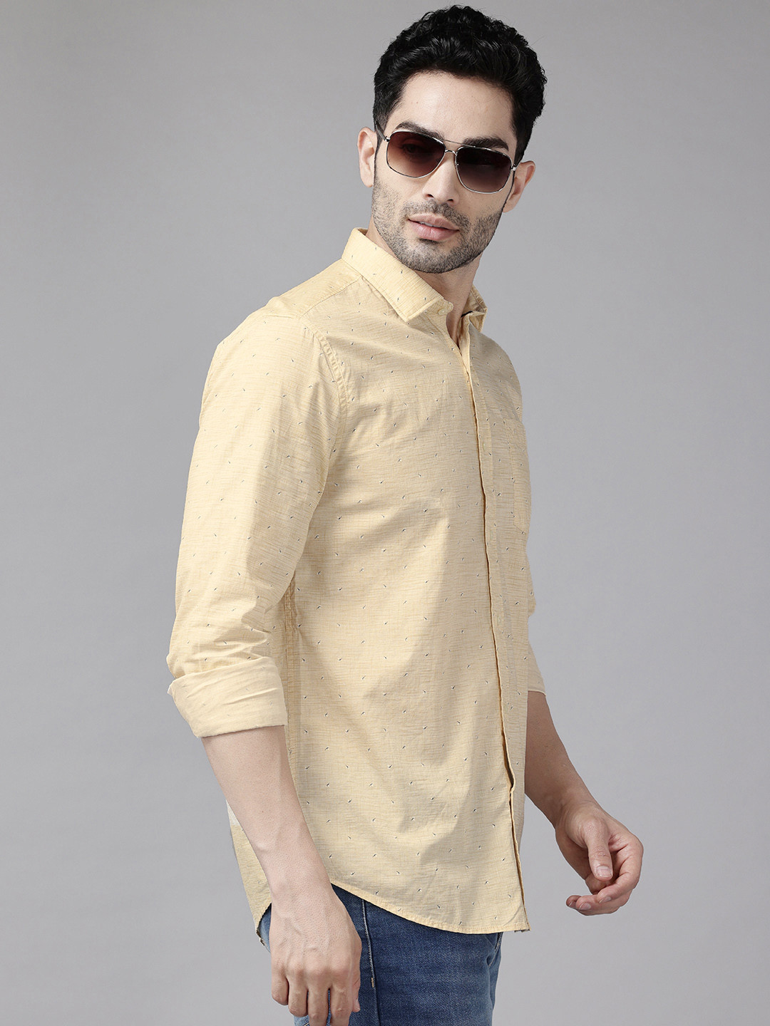 Blackberrys Chest Pocket Detail Micro Ditsy Print Slim Fit Casual Shirt