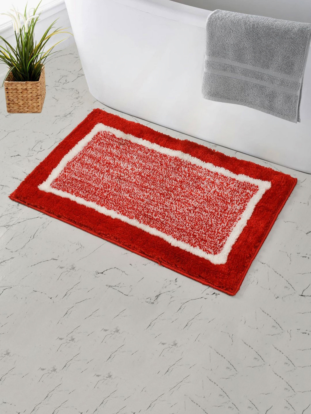 GBL COLLECTION Red & White Textured Anti-Skid Bath Rug