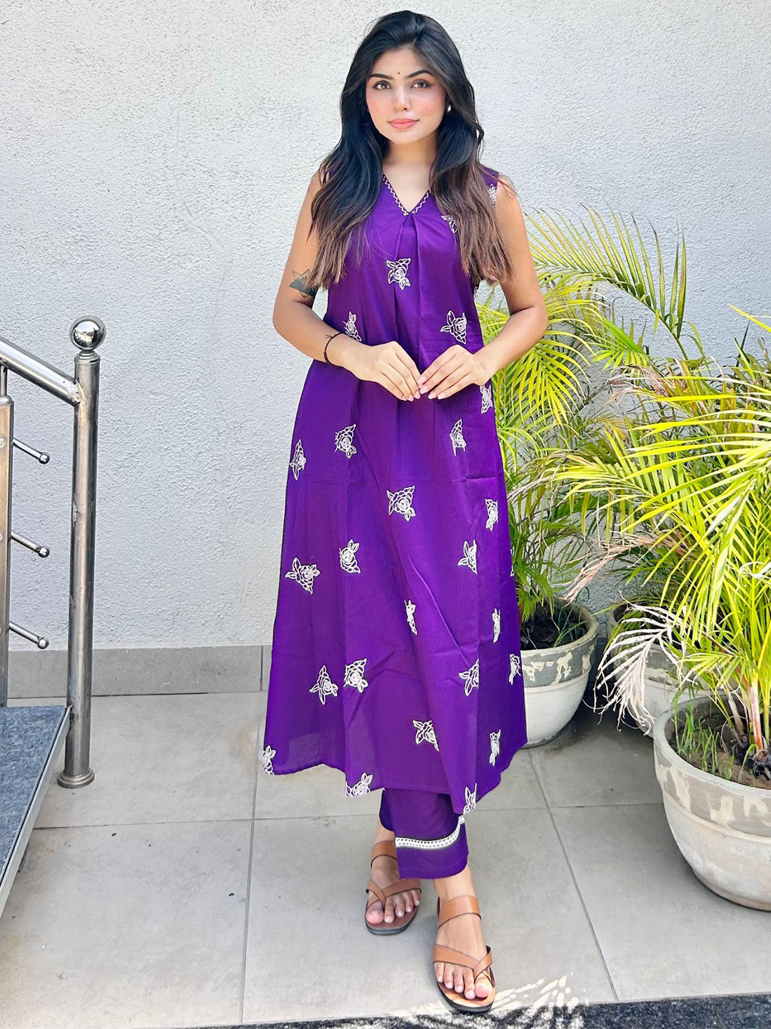 MOKOSH Women Cotton Embroidered Kurta And Pant Set