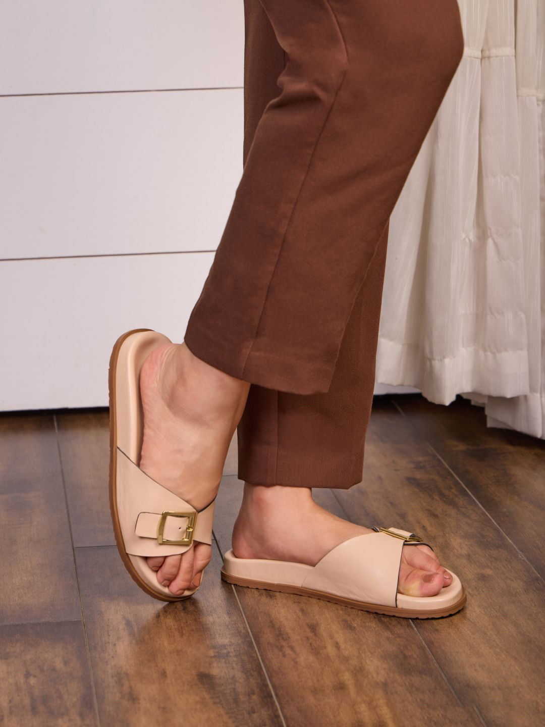 CAI Strap Buckled Slider - Peach