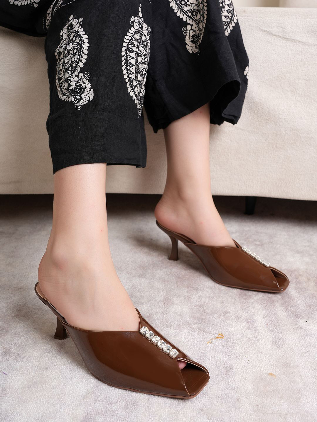 DROP BOLD Women Embellished Slim Heeled Peep Toes