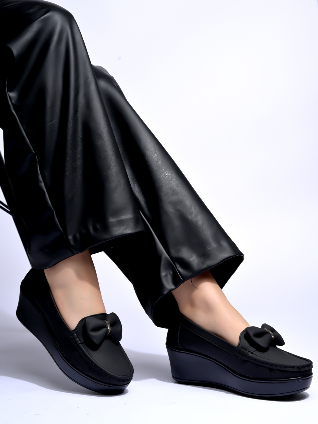 Shoetopia Women Black Casual Loafers