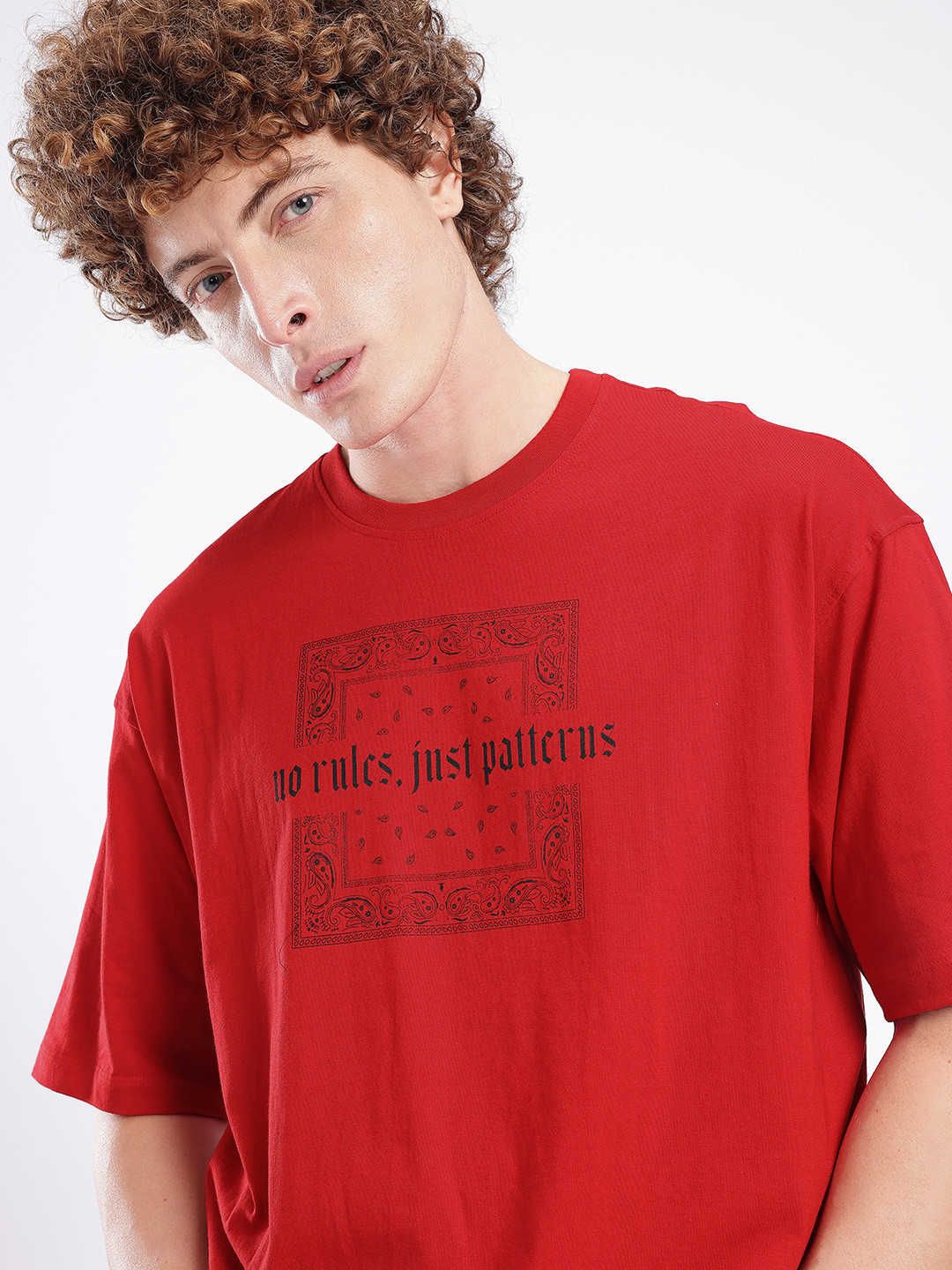 glitchez Men Red Typography Oversized T-shirt