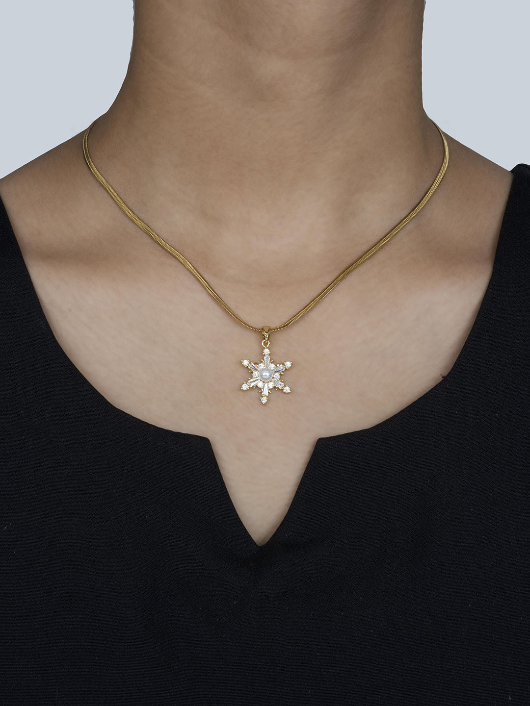 ARTKLIM Stainless Steel Gold-Plated Snowflake Pendant With Chain