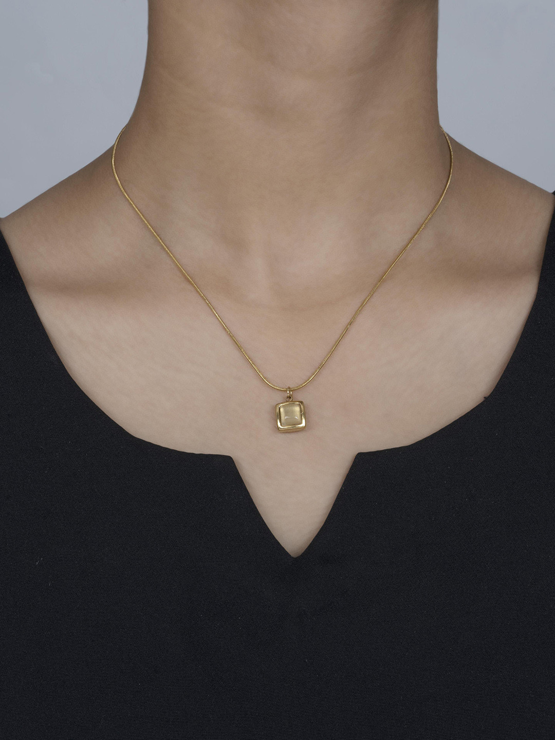 ARTKLIM Stainless Steel Gold-Plated Mother Of Pearls Studded Square Pendant With Chain