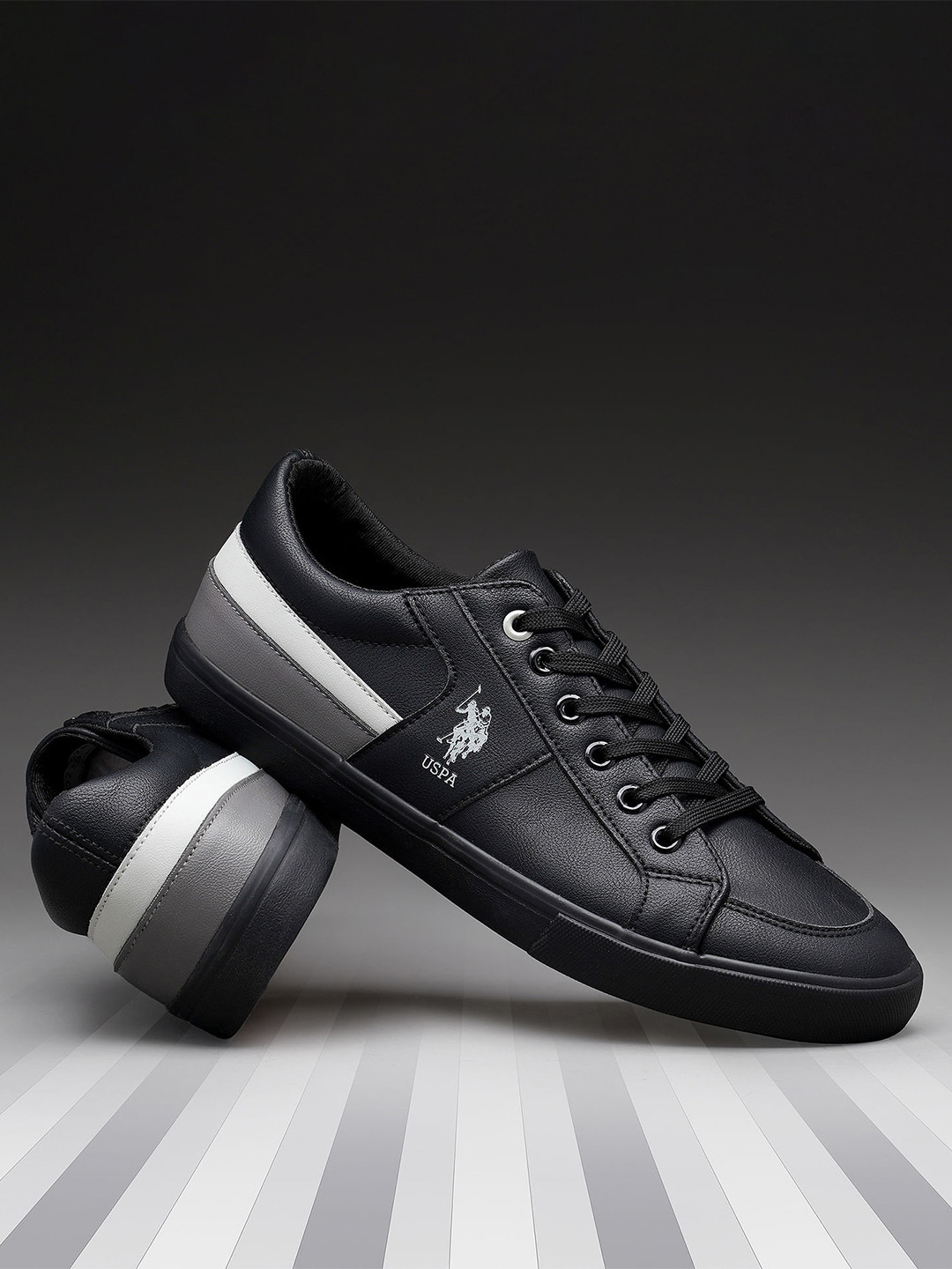 U.S. Polo Assn. Men CLARKIN 7.0 Colourblocked Sneakers