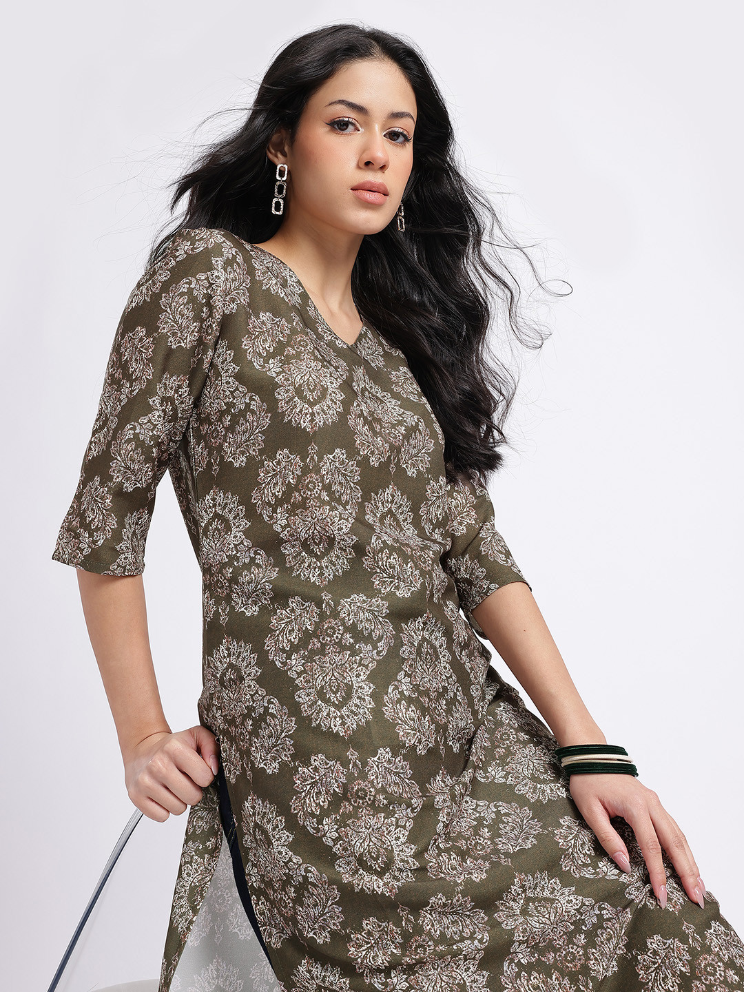 Anouk Rustic Floral Printed V-Neck Straight Kurta
