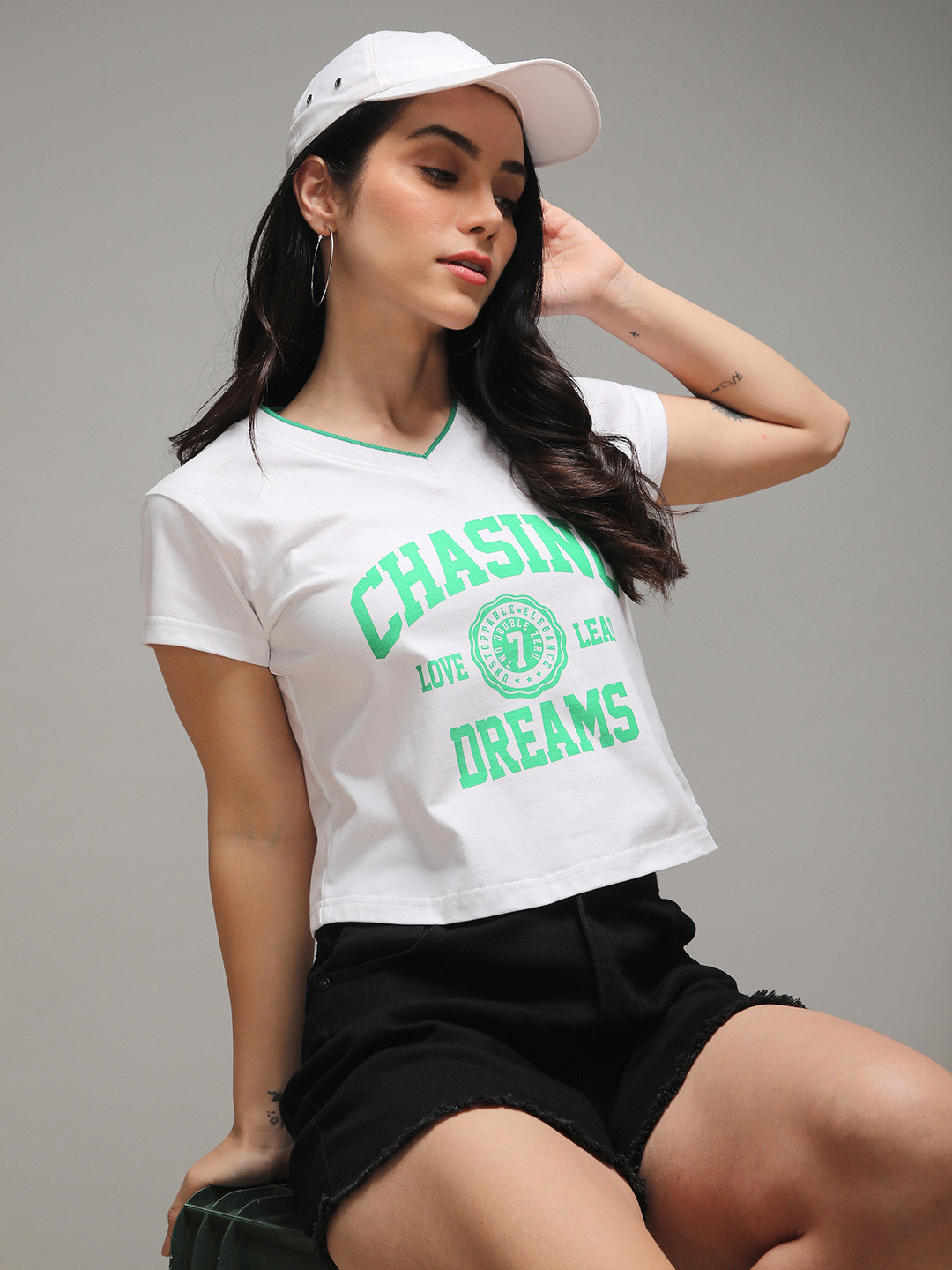 DILLINGER Women Regular Fit Cropped V-Neck Printed Tshirt