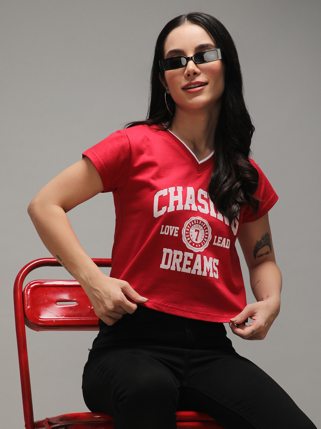 DILLINGER Women Regular Fit Cropped V-Neck Printed Tshirt