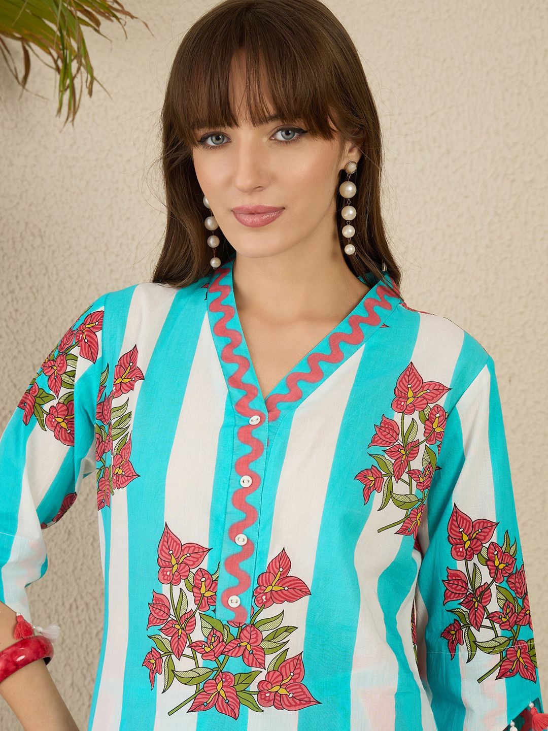 Indo Era Floral Screen Printed V-Neck Pure Cotton Straight Kurta With Trousers